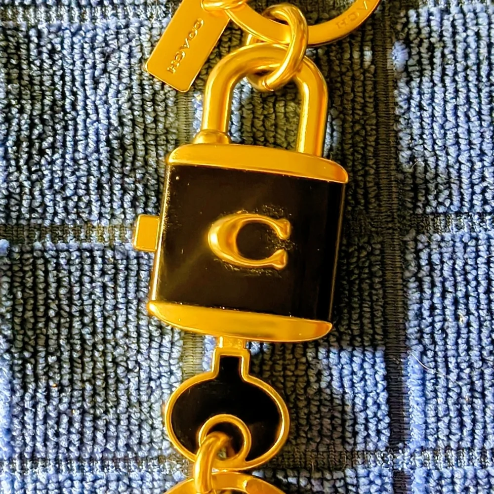Coach Gold and Black Lock Keychain Lock/Unlock (BAG NOT INCLUDED) - Picture 3 of 6